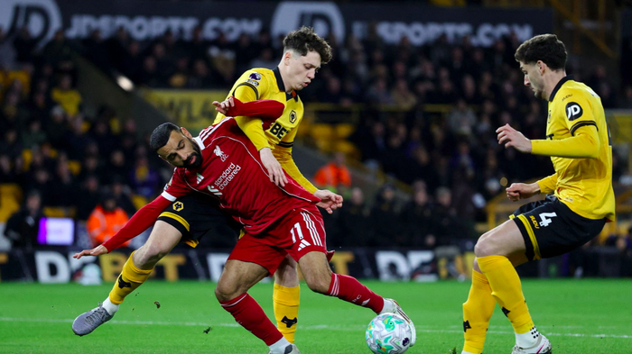 哈哈体育十年运营-2-1神剧情 超级冷门诞生：全场仅4射 垫底队94分钟绝杀10.4亿豪门|利物浦|狼队|射门|阿斯顿维拉|西汉姆联_新浪体育_新浪新闻